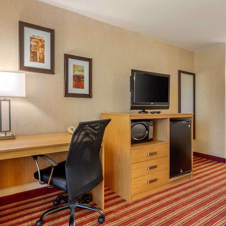 Quality Inn Exit 4 Кларксвилл Экстерьер фото