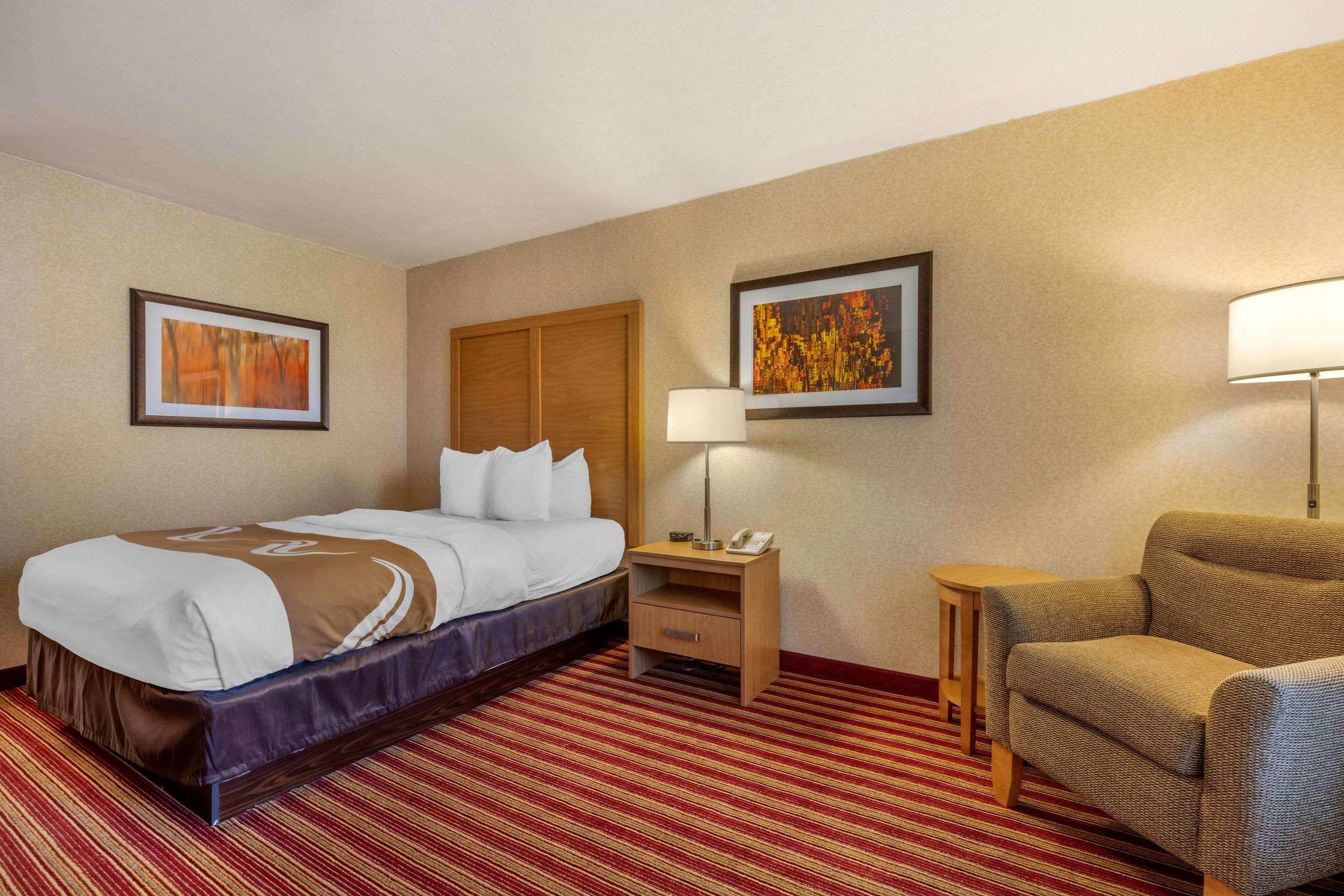 Quality Inn Exit 4 Кларксвилл Экстерьер фото
