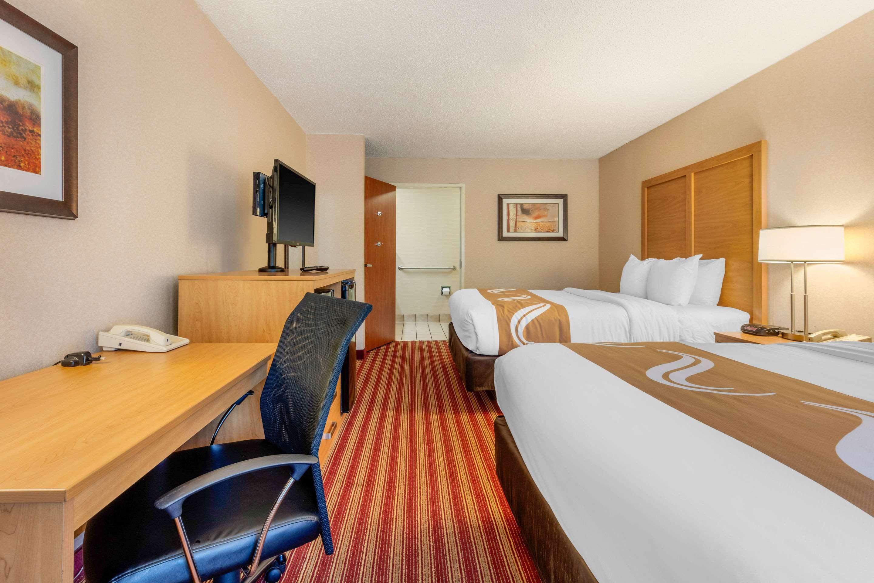Quality Inn Exit 4 Кларксвилл Экстерьер фото