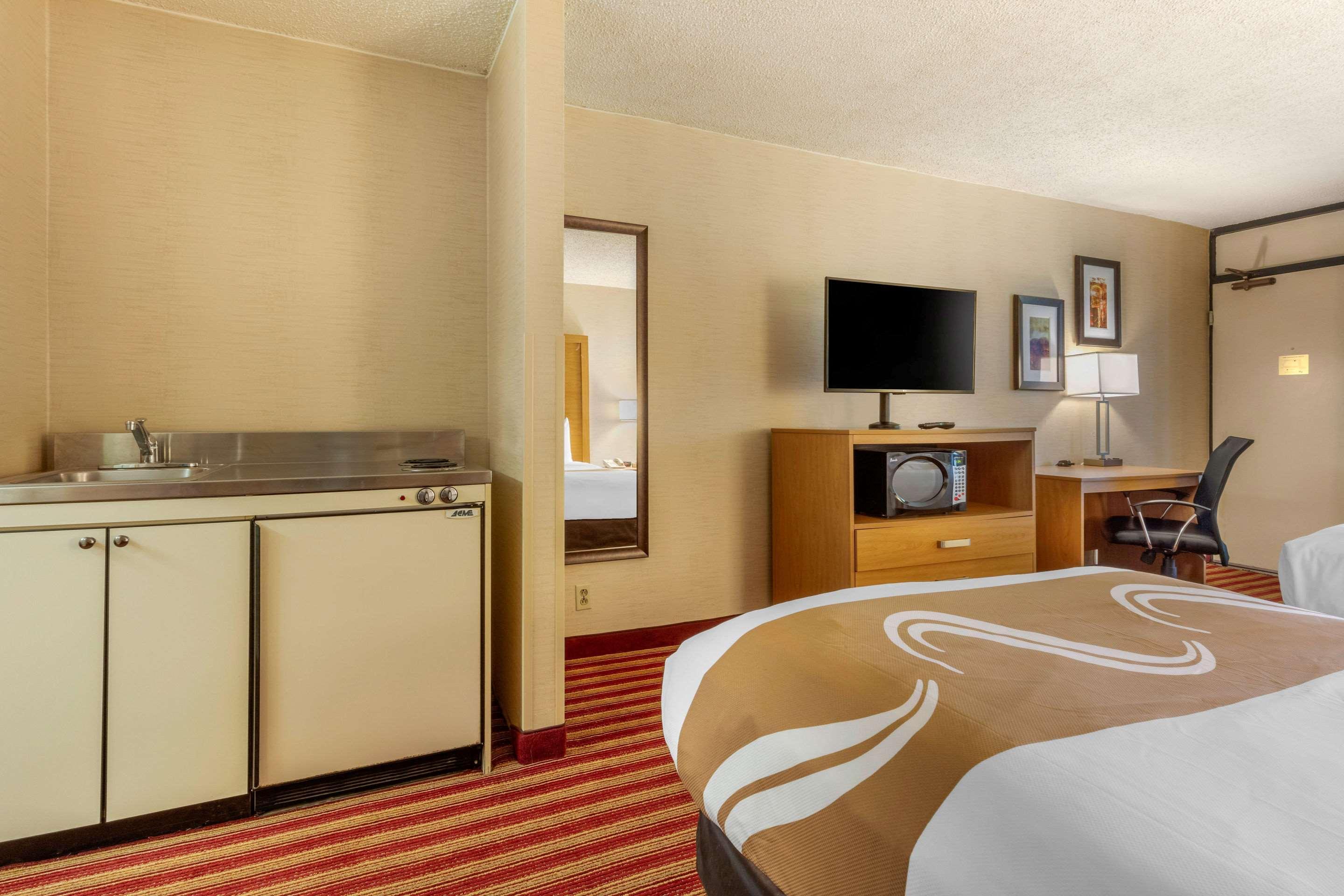 Quality Inn Exit 4 Кларксвилл Экстерьер фото