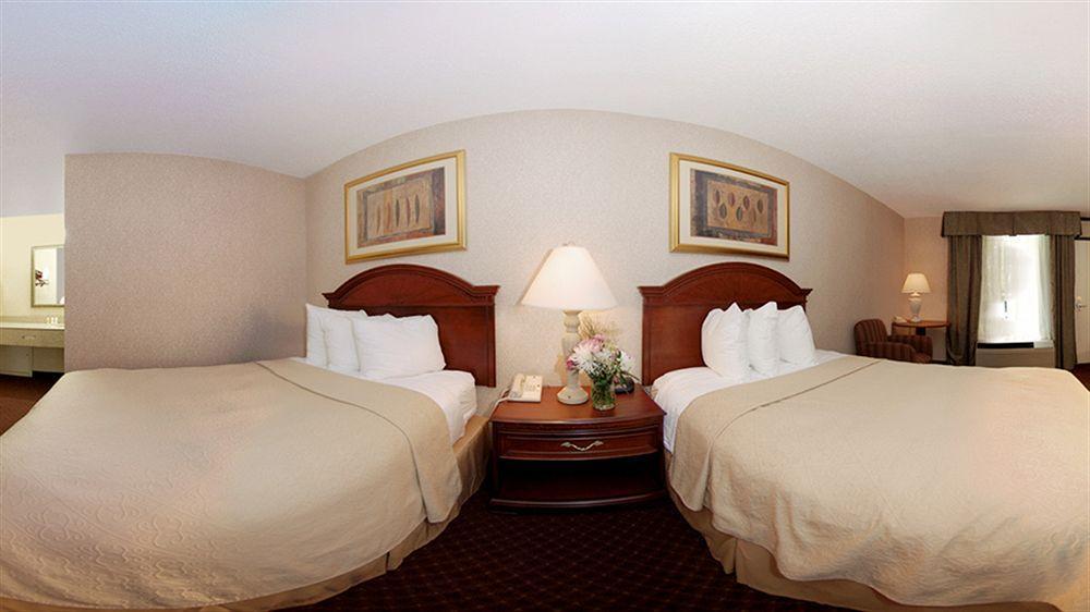 Quality Inn Exit 4 Кларксвилл Экстерьер фото