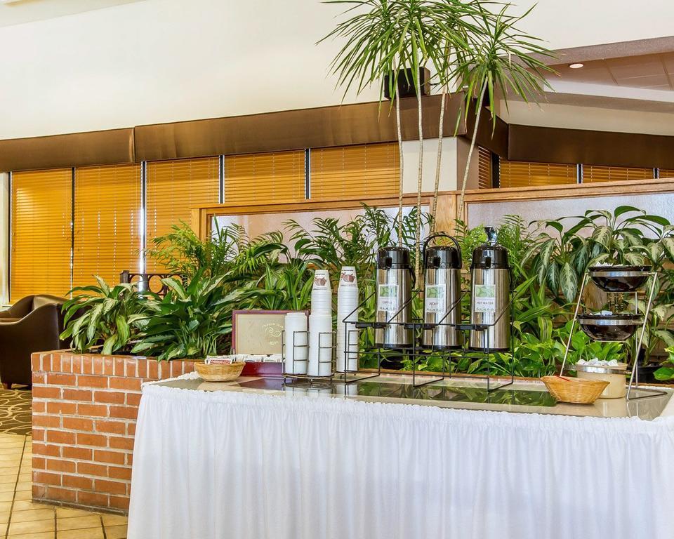 Quality Inn Exit 4 Кларксвилл Экстерьер фото