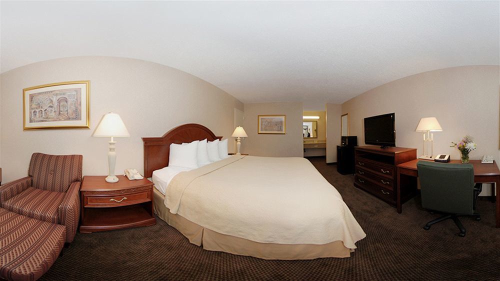 Quality Inn Exit 4 Кларксвилл Экстерьер фото